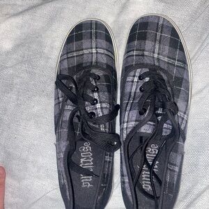 Stylish Black and Gray Plaid Women's Sneakers